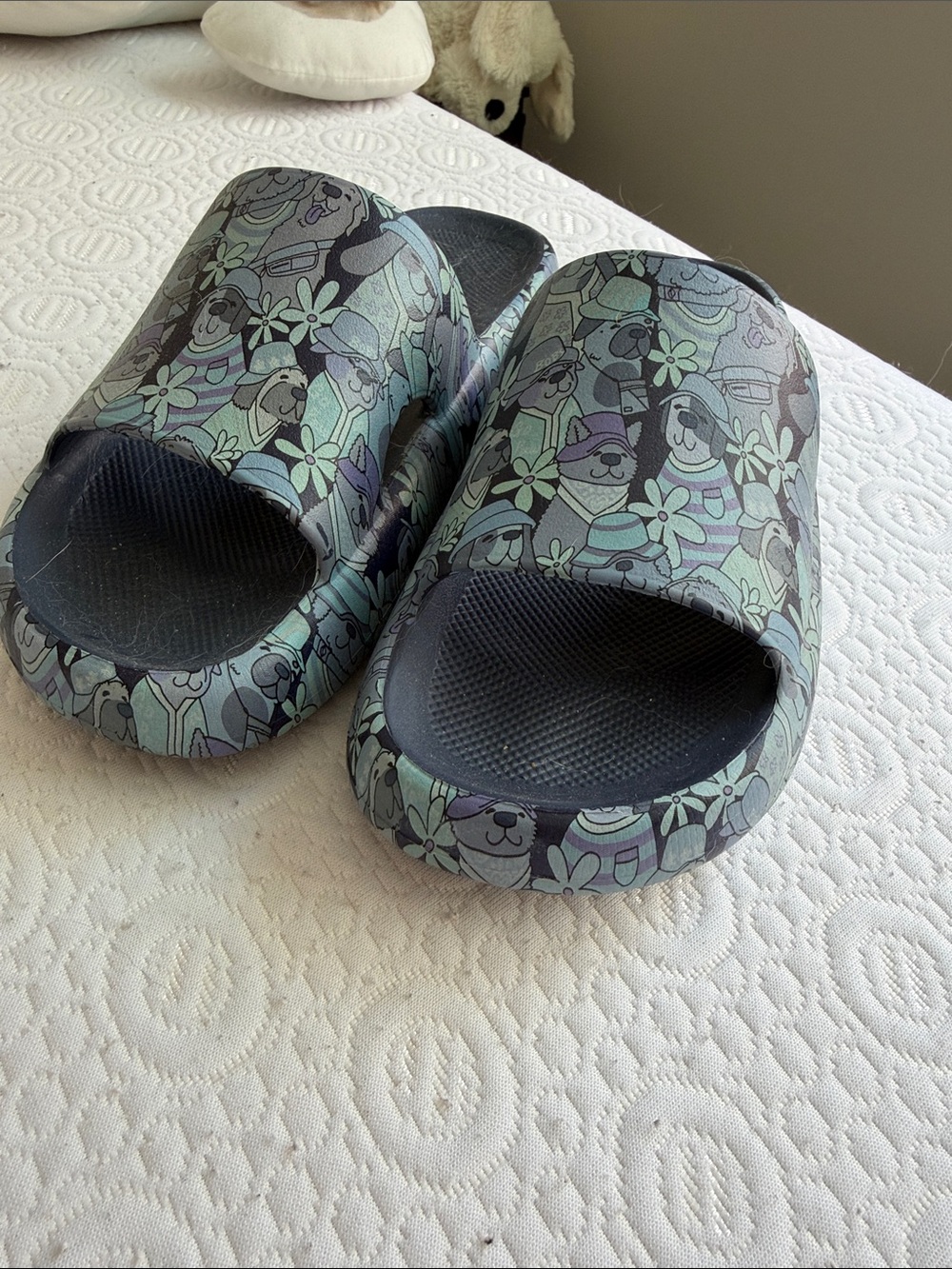 NWOT Skechers Women's Patterned Slide Sandals in Black and Mint